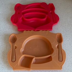 Holiday PLATES nwt w/utensils (Santa & reindeer)